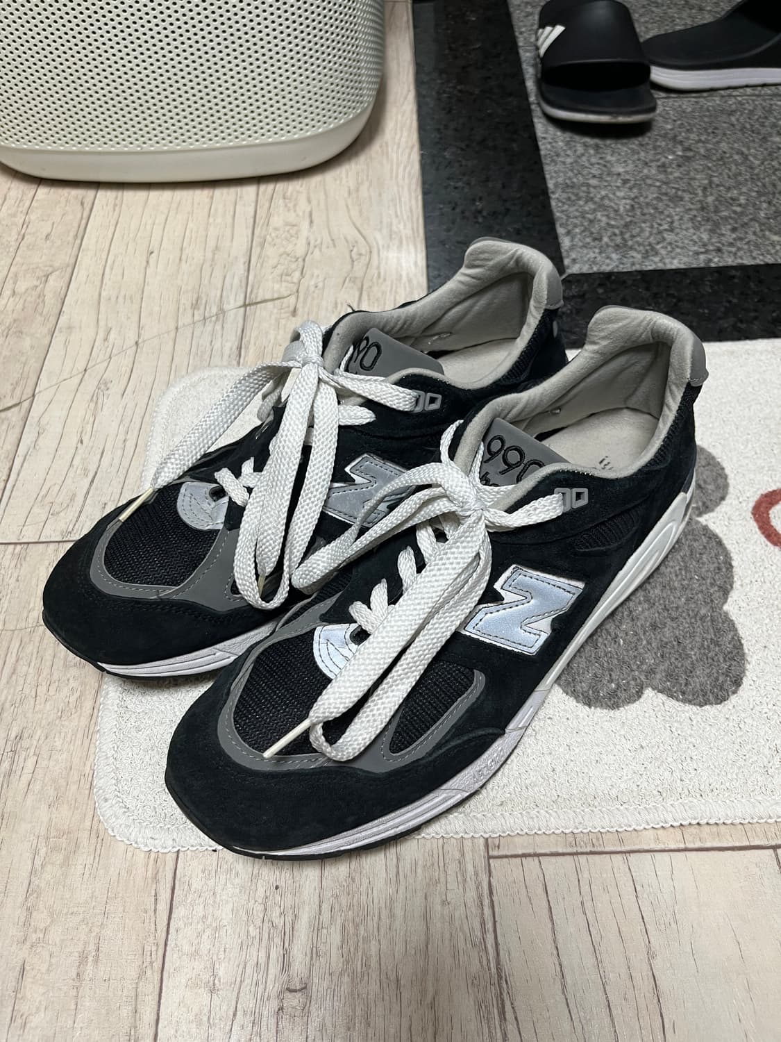 뉴발란스 990v2 블랙 275 상품이미지1