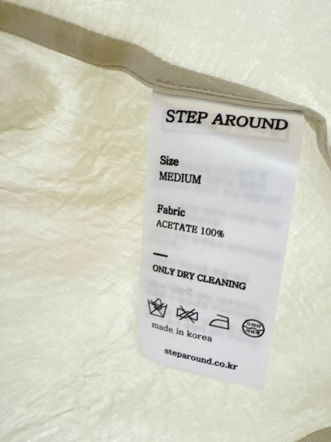 스텝어라운드 라운드넥 블라우스  상품이미지5