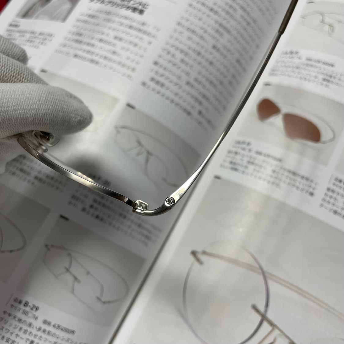 DKNY 도나카란뉴욕 티타늄 실버 빈티지 안경 47 상품이미지3