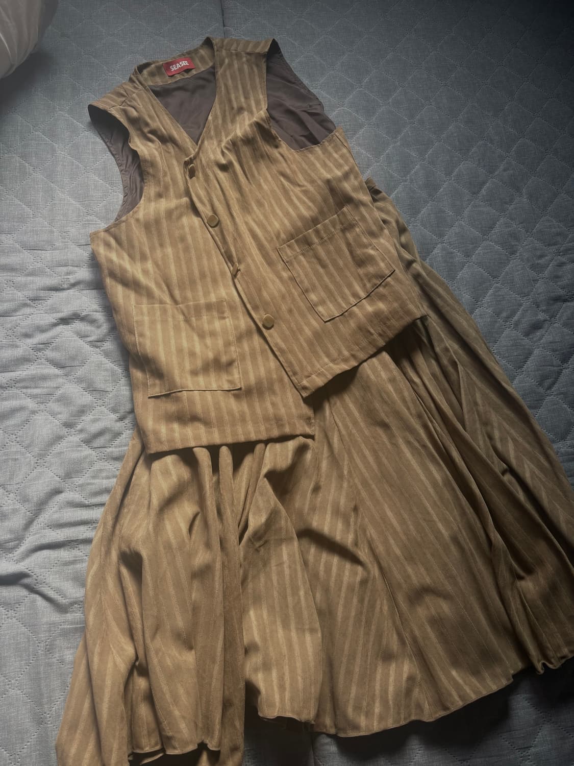 씨씨 (SEASEE) 소피아 베스트 스커트 세트 베이지 상품이미지3