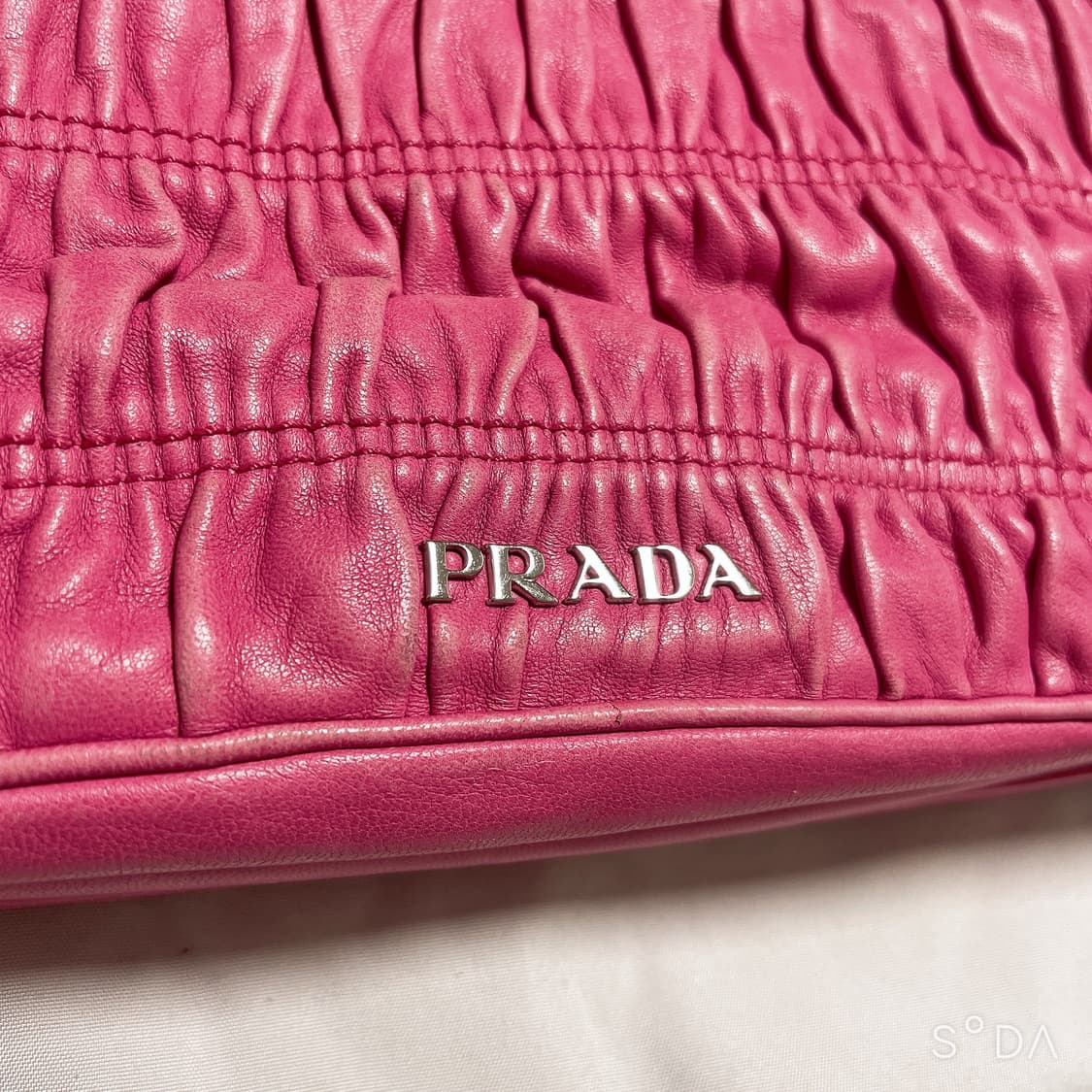 프라다 핑크 셔링 체인 숄더백 상품이미지2