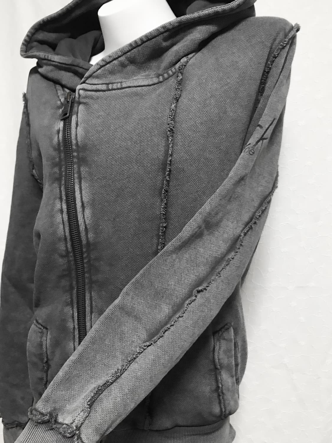 택포•빈티지 캘빈클라인 아카이브 사선 지퍼 워싱 절개 후드 집업 상품이미지5