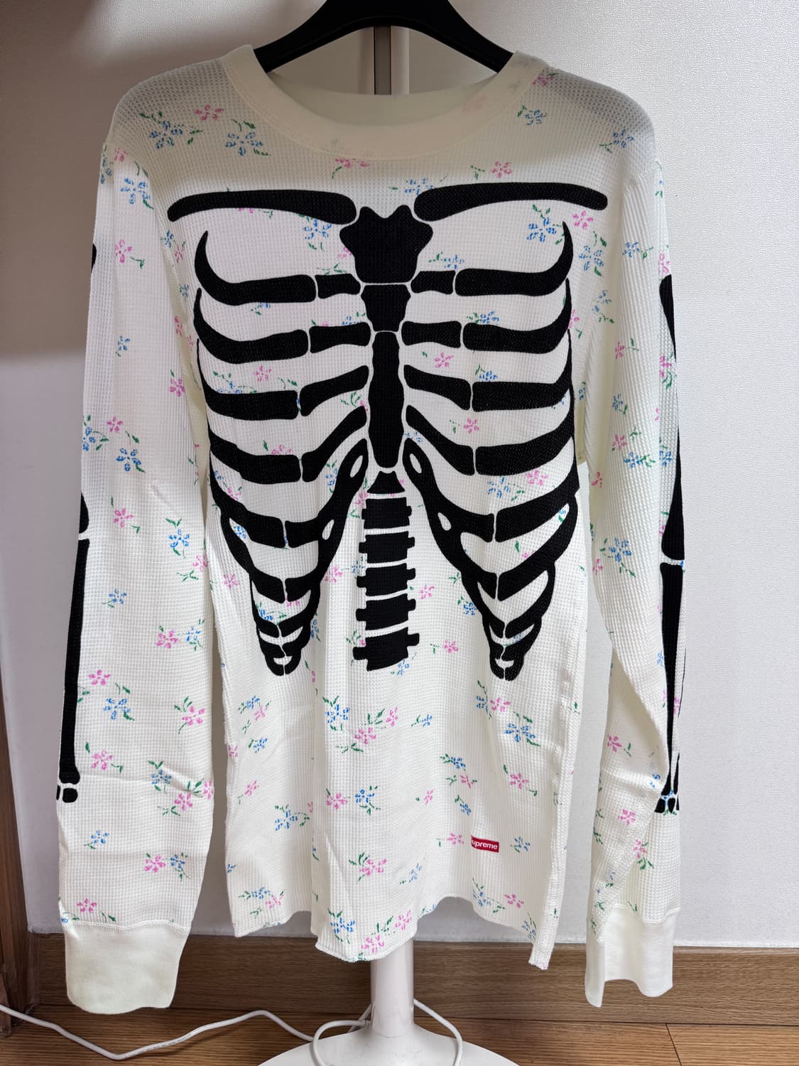 슈프림 헤인즈 본즈 써멀 크루 플로럴 25FW 상품이미지2