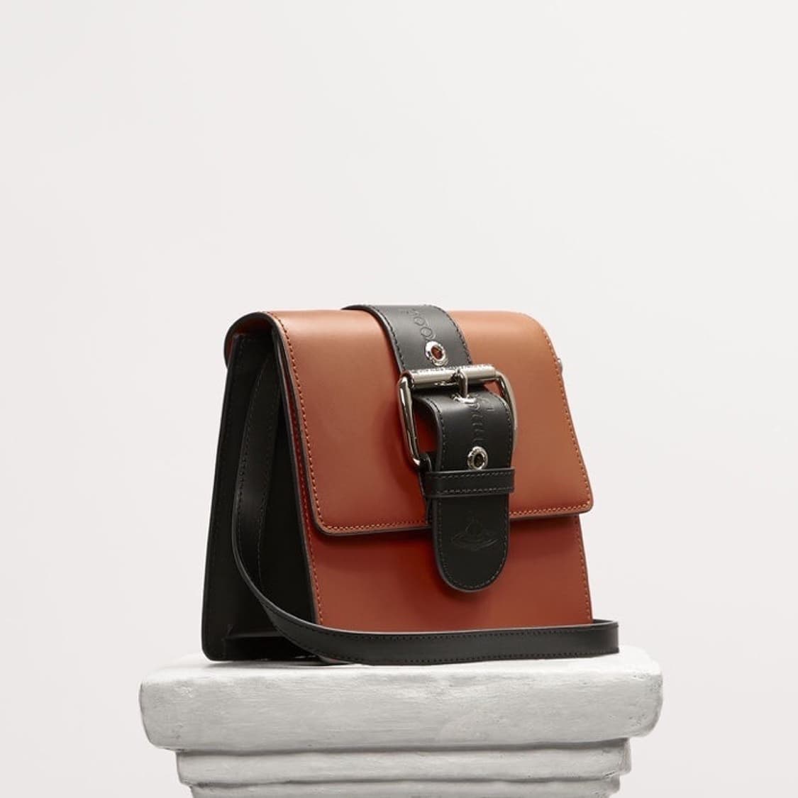 손나은백) 정품 비비안웨스트우드 알렉스 백 상품이미지4