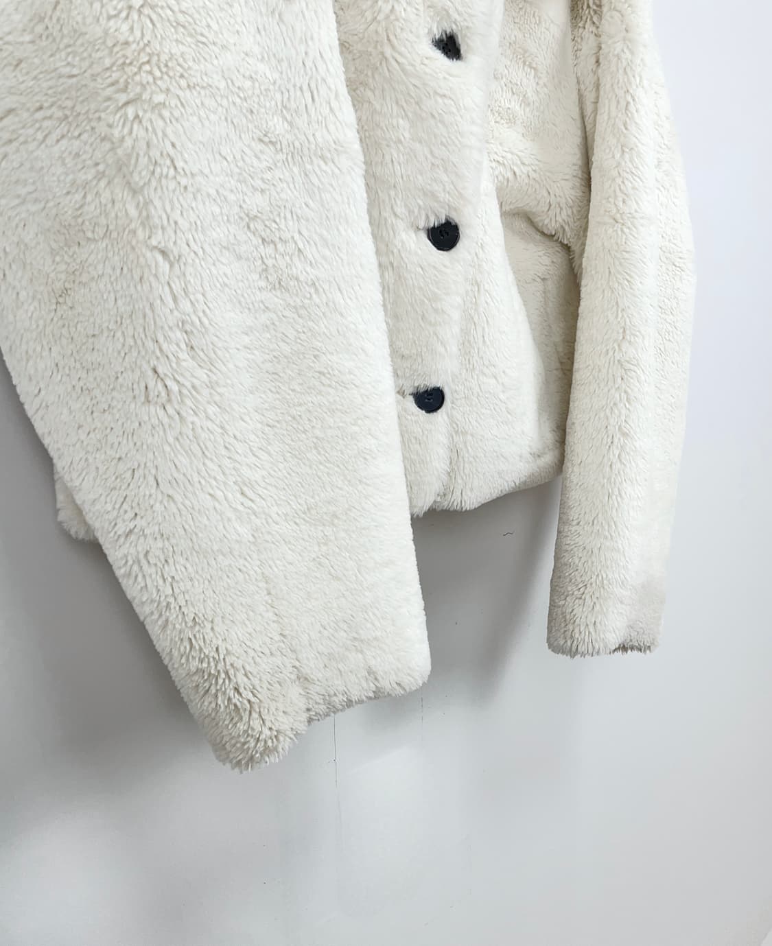 도프셉(doffsept) 리버시블 에코 퍼 무스탕 자켓 상품이미지4