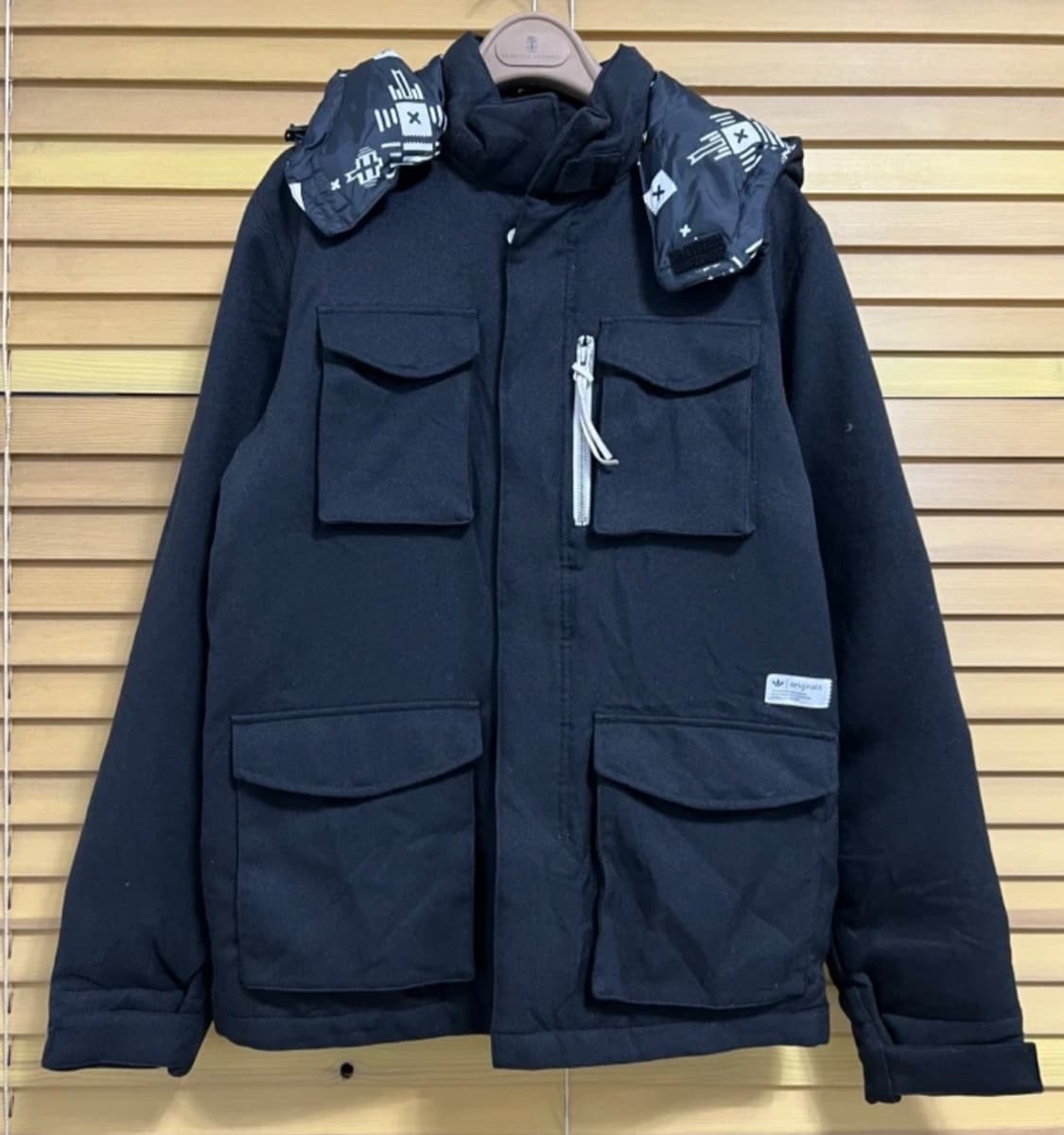 아디다스오리지날 남여공용 덕다운후드패딩점퍼

 상품이미지1