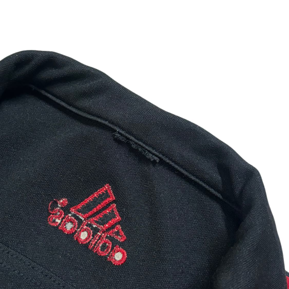 아디다스 오버핏 검빨 져지 블랙 레드 트랙탑 상품이미지6