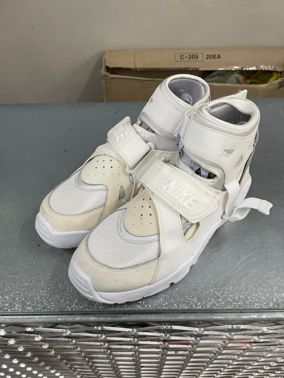 나이키 X 꼼데가르송 카니보어 화이트 260 상품이미지2