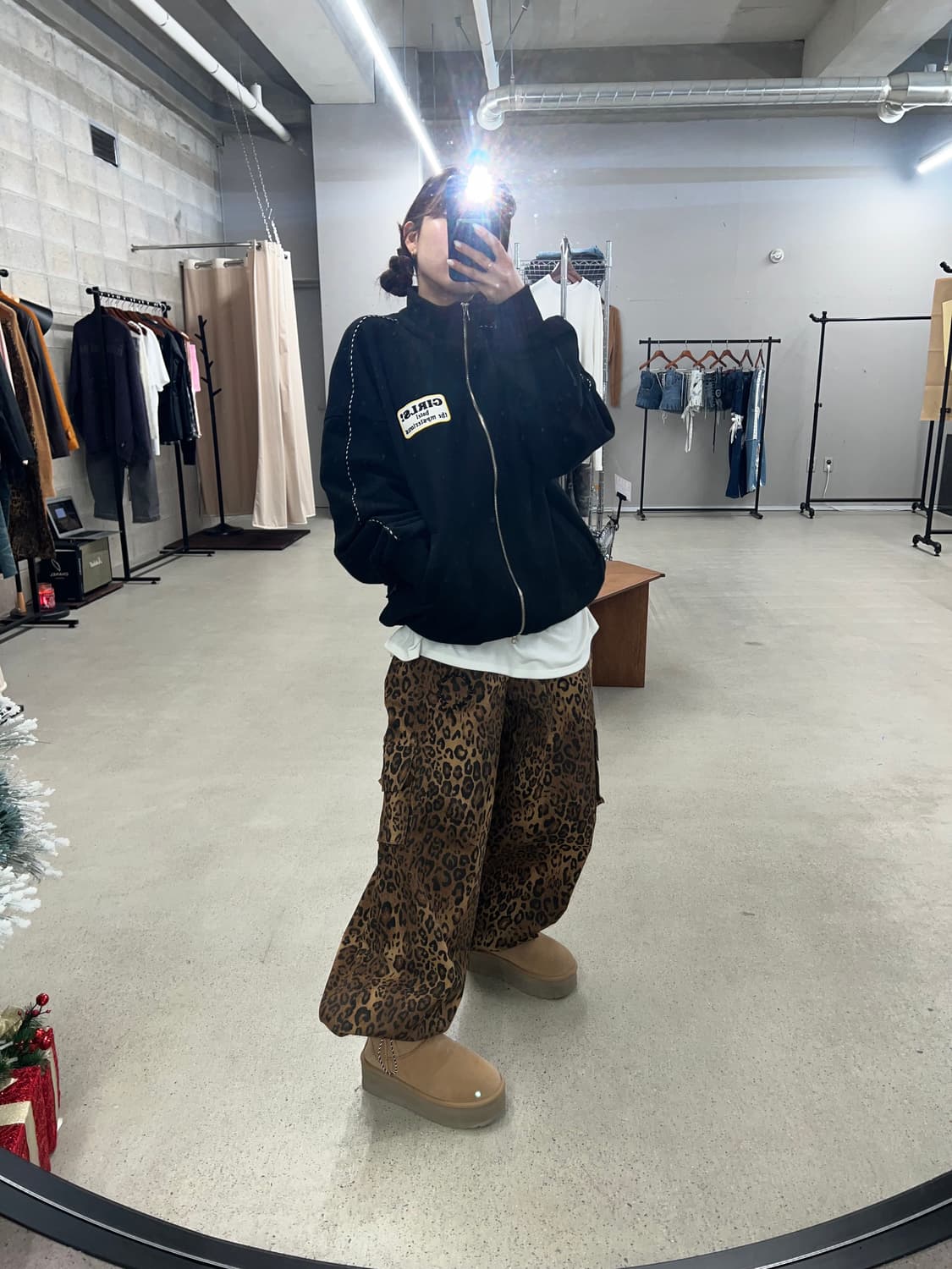 미스테리어스호텔 집업 블랙 상품이미지1