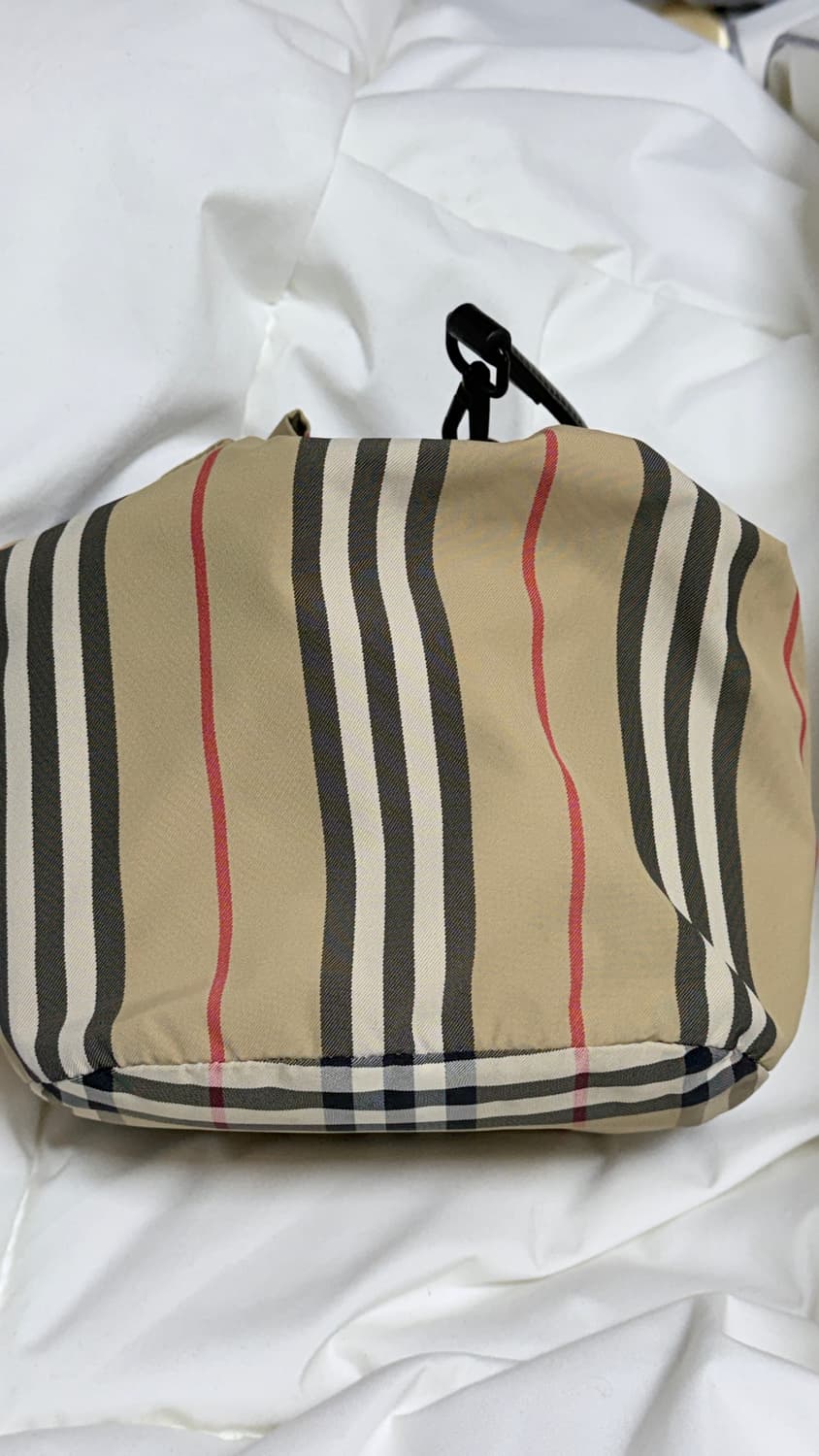 버버리 버킷백(정품) 상품이미지3