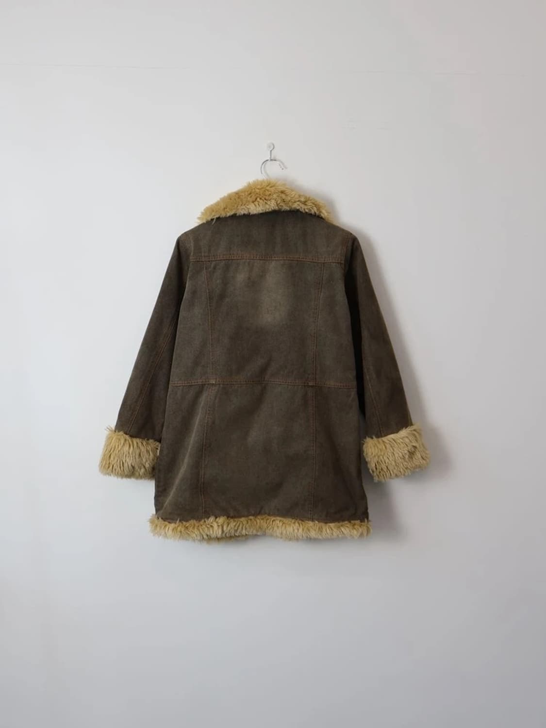 BEGUM Faux Suede Fur Lined Coat 상품이미지3