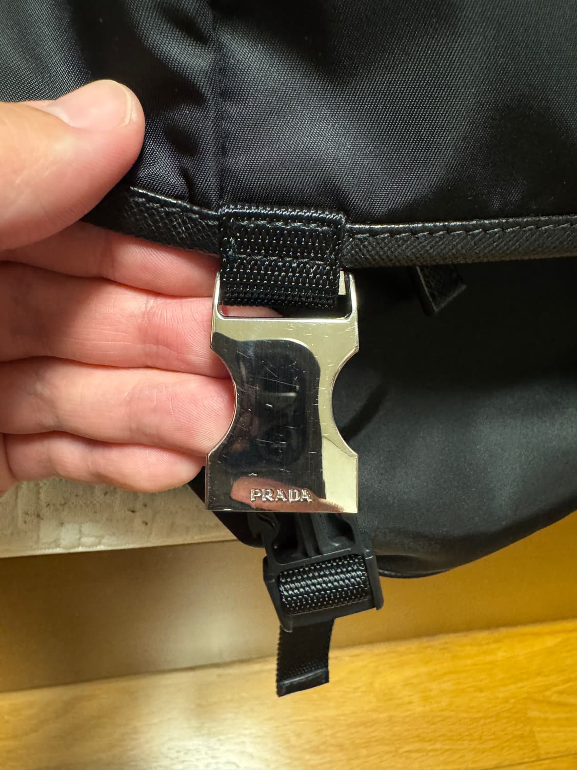 프라다 바이커백 라지 상품이미지7