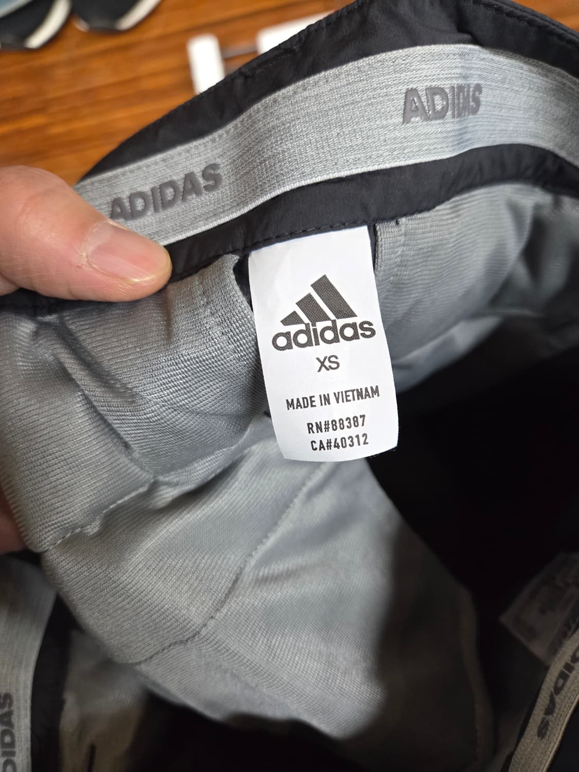 아디다스 경량패딩 스커트 xs 상품이미지3