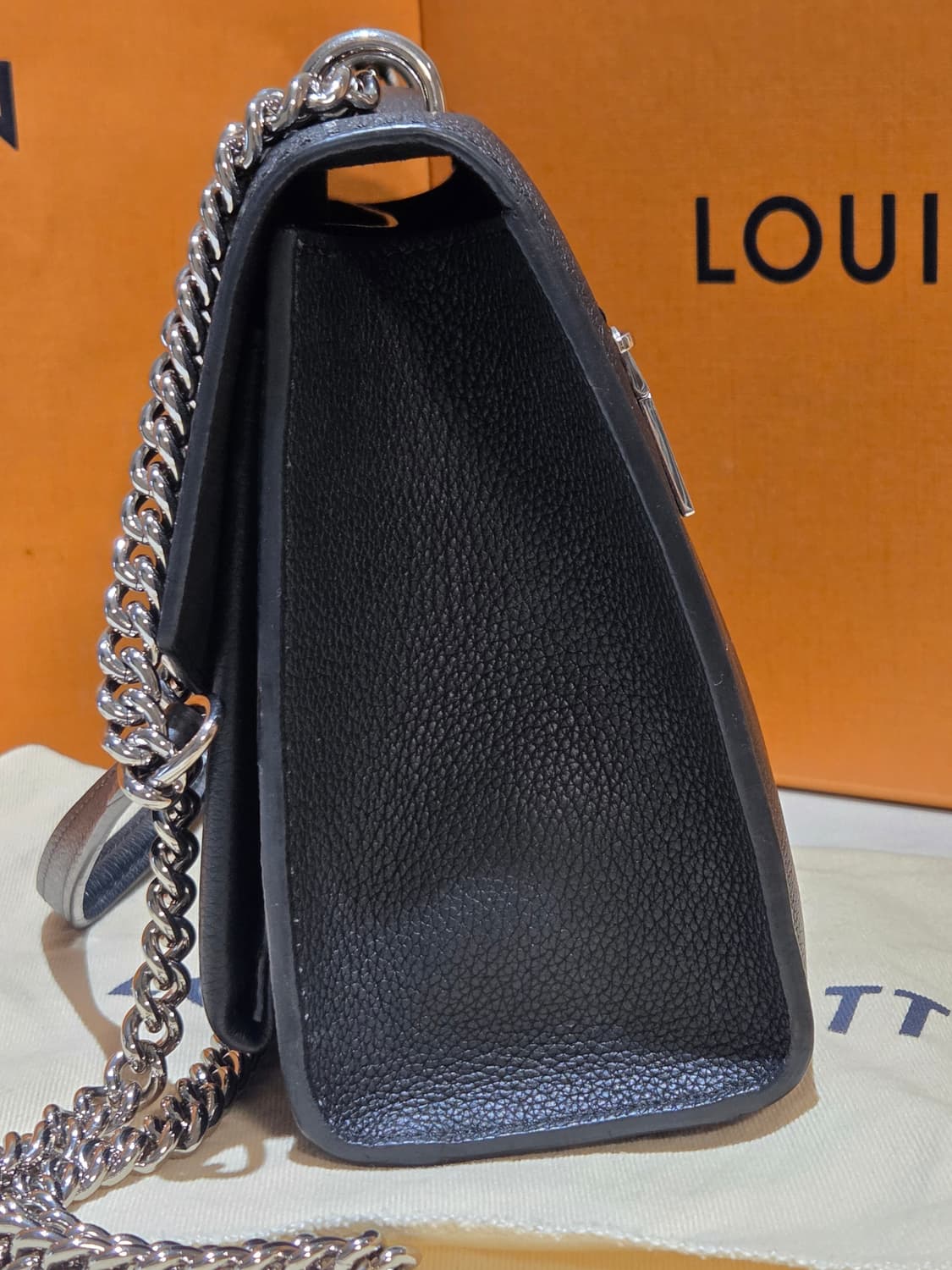 루이비통 마이락미 BB 카프스킨 체인백 상품이미지8