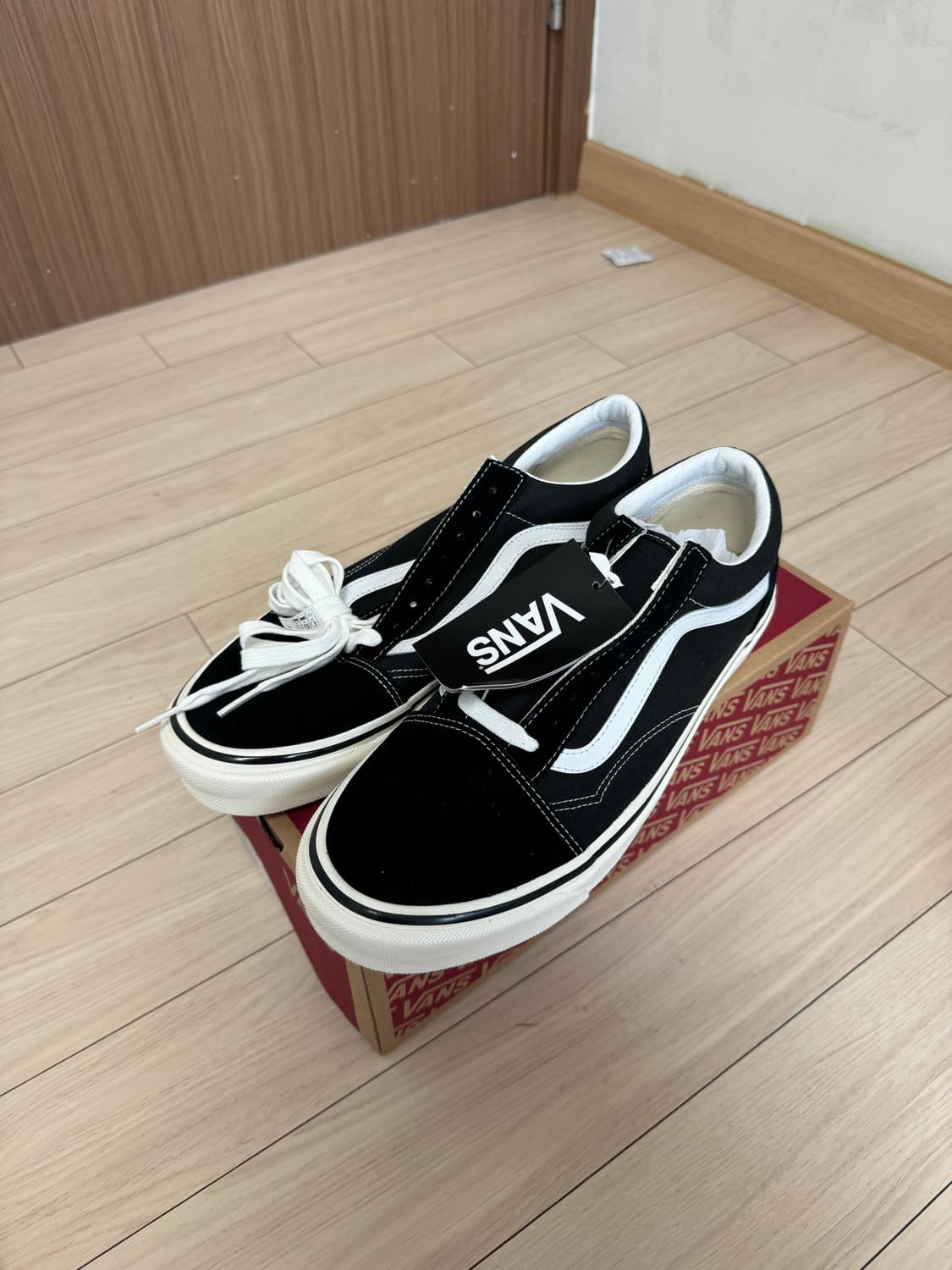 [새상품]반스 올드스쿨 36 DX(애너하임 팩토리)블랙 화이트 295 상품이미지1