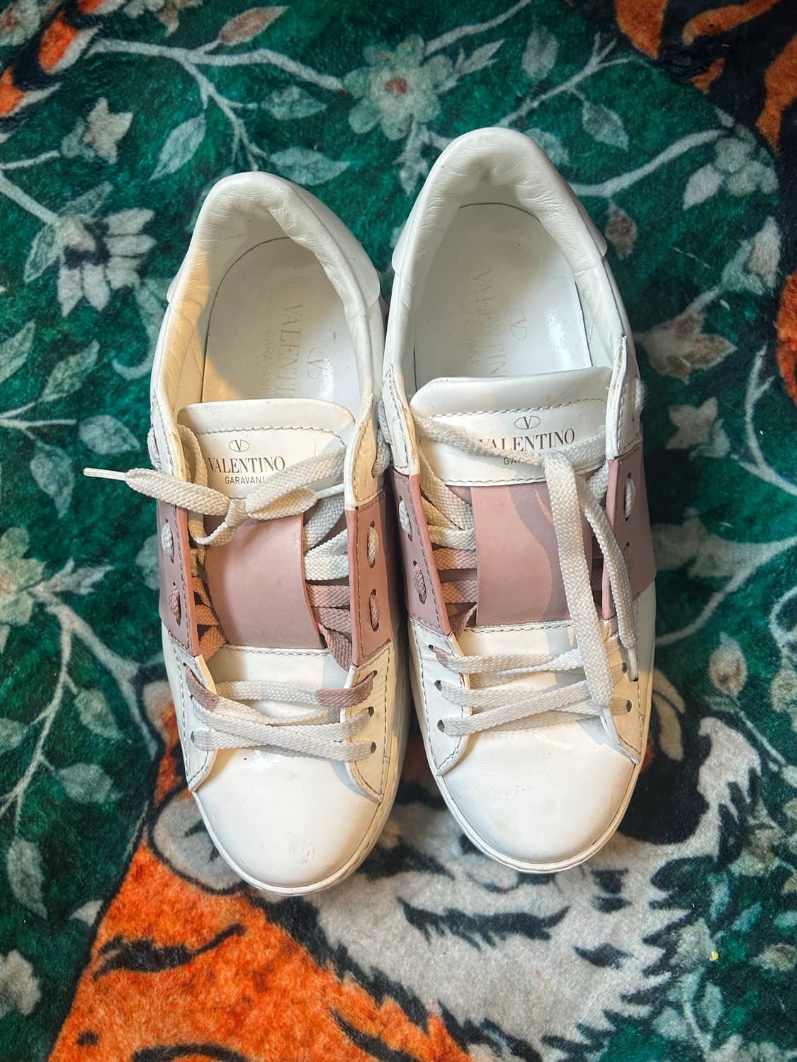 발렌티노 가라바니 스니커즈 베이비핑크 상품이미지3