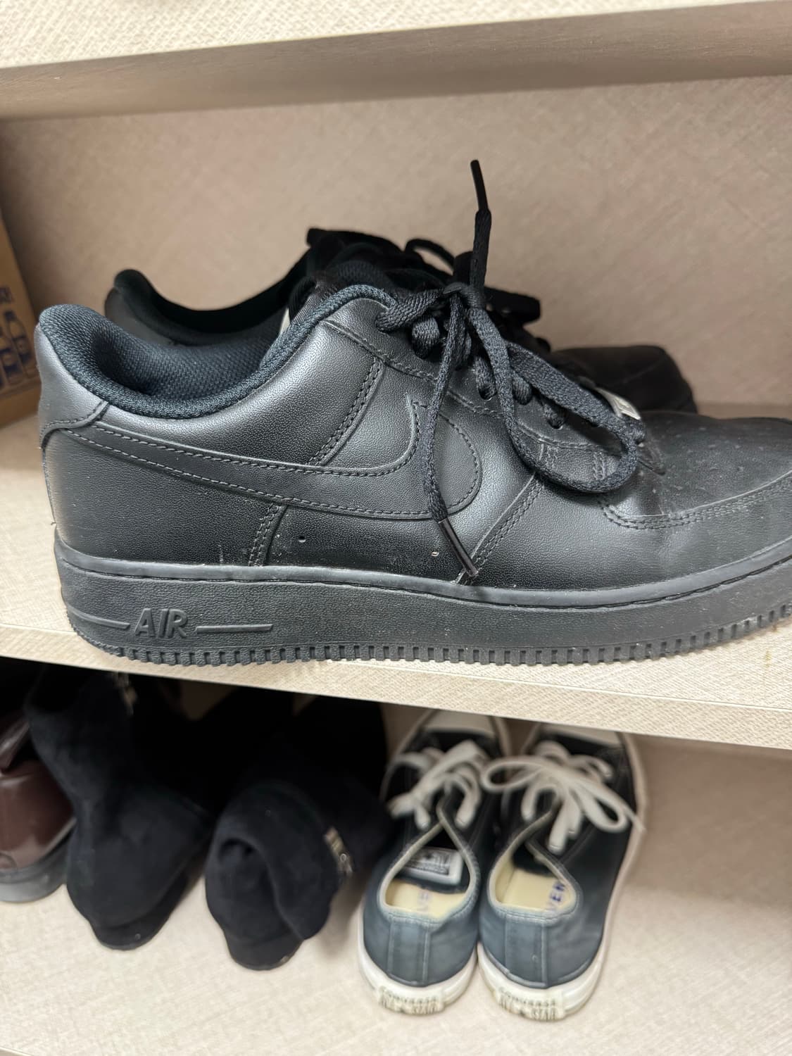 나이키 에어포스1 로우 트리플 블랙 상품이미지2