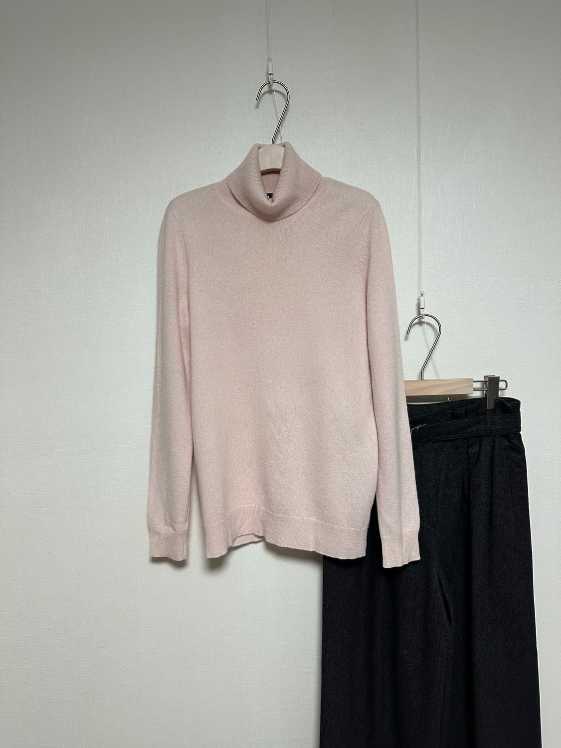 캐시미어100 연핑크 터틀니트 상품이미지1