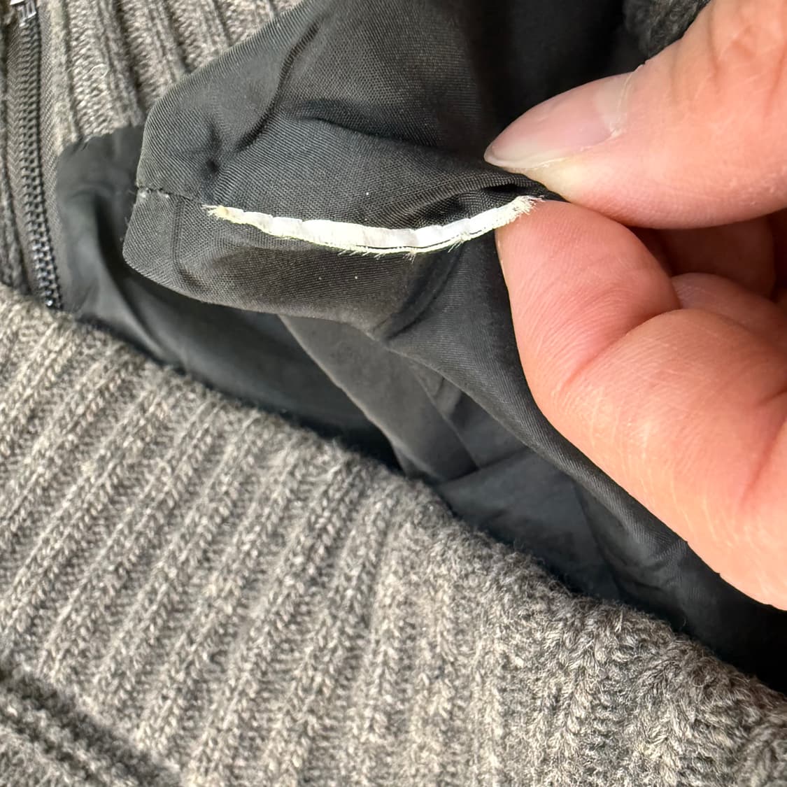 100 헤지스 니트 가디건 0331T 상품이미지4