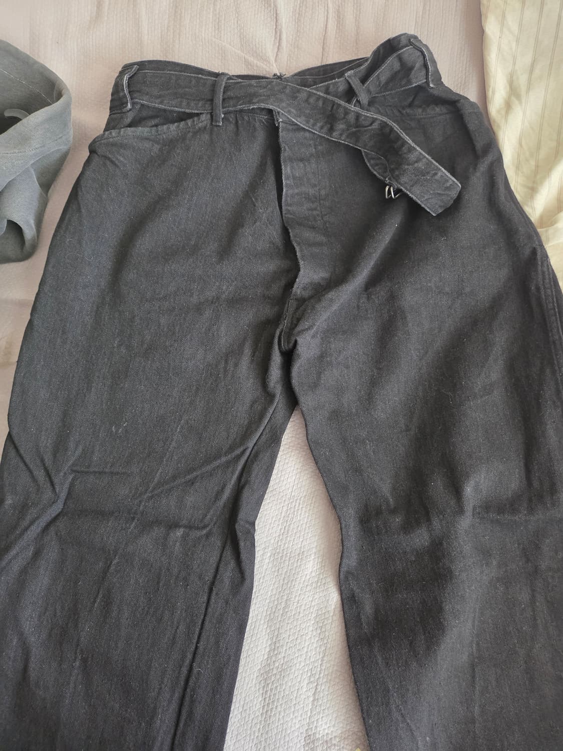 코모리 벨티드 팬츠 상품이미지3