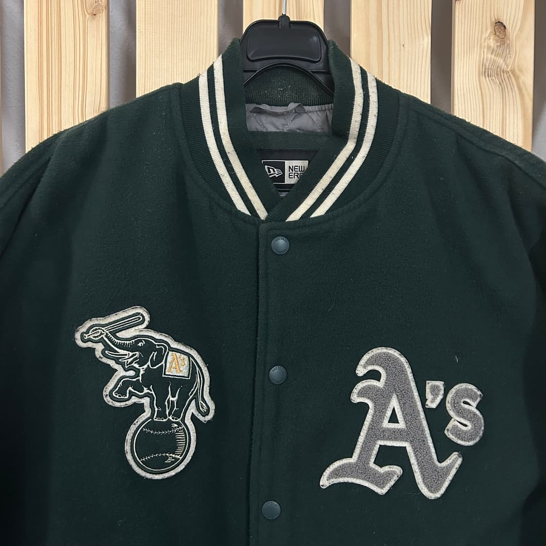 (L)뉴에라 오클랜드 어슬레틱스 스타디움 바시티 자켓 상품이미지4