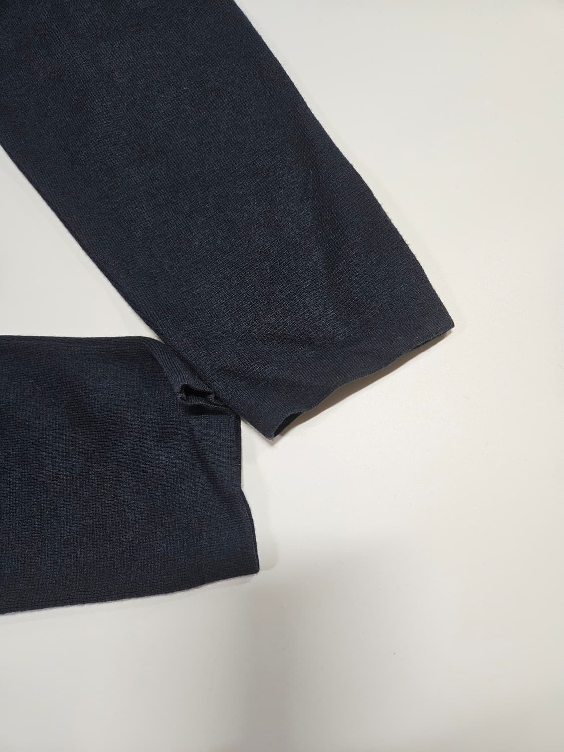 시스템 브이넥 니트 상품이미지4