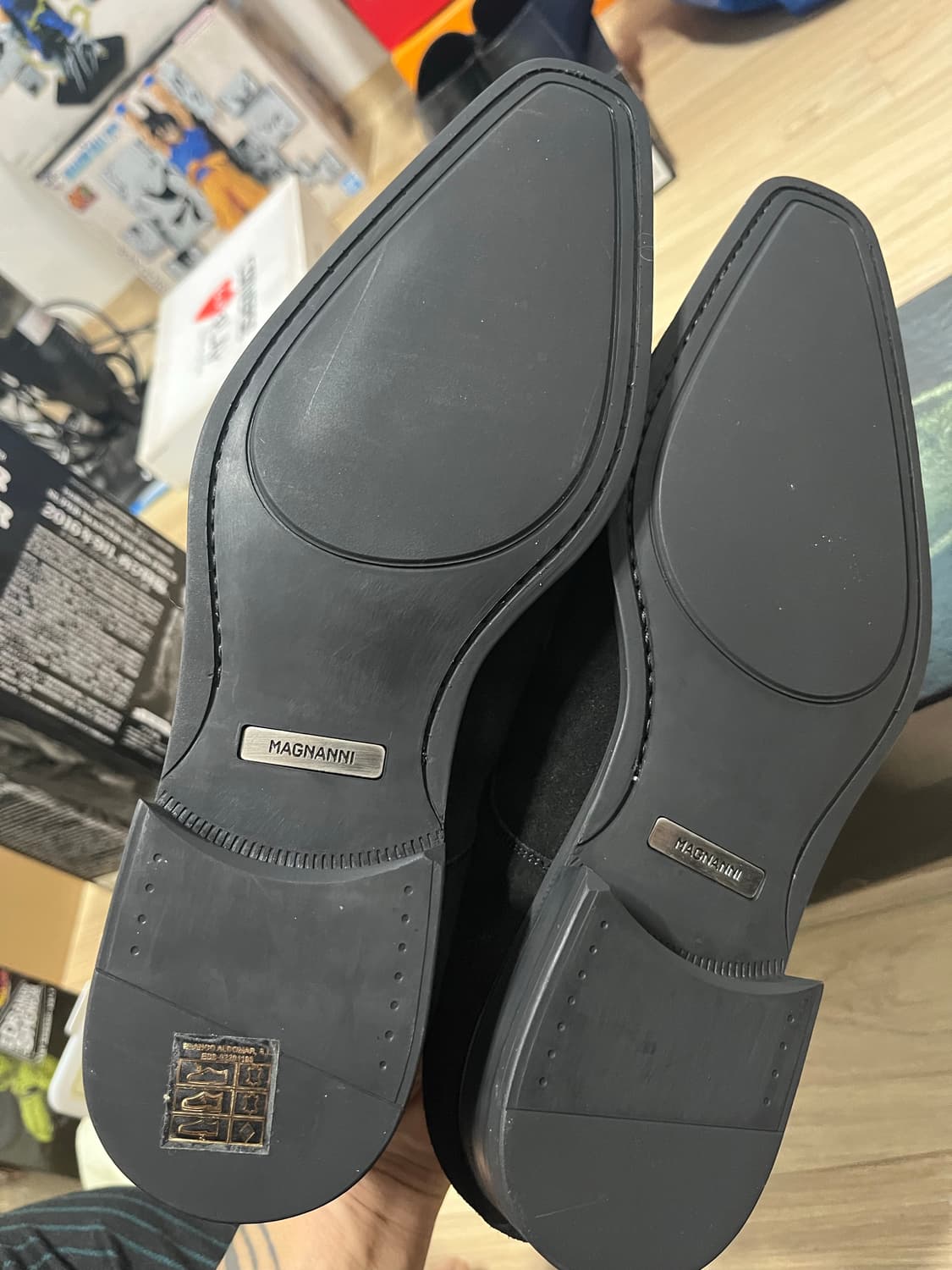 미착용 새상품] 맥나니(Magnanni) 스웨이드 더블 몽크스트랩 블랙  상품이미지4
