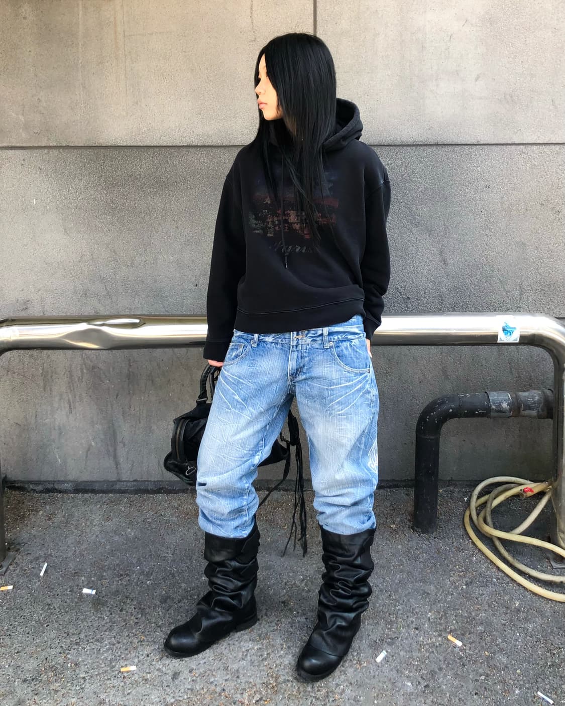 발렌시아가 17a/w 파리 투어리스트 후디 상품이미지1