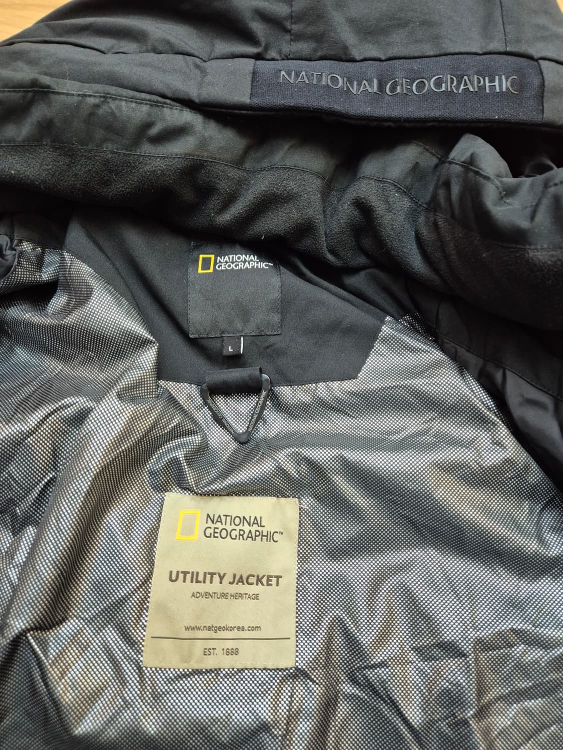 내셔널지오그래픽 롱패딩 블랙 L사이즈 판매합니다. 충전재는 오리털 80% 상품이미지6