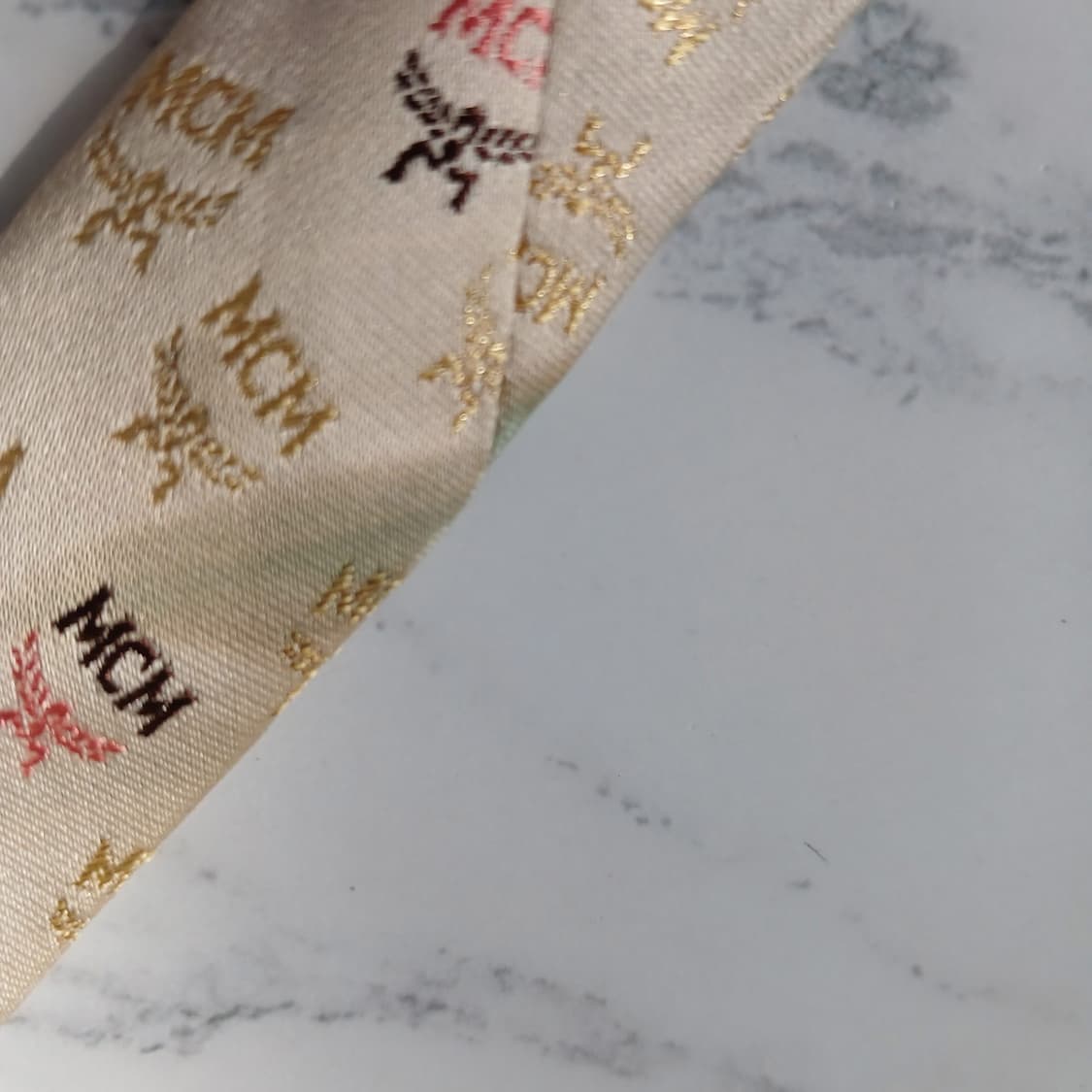 MCM 엠씨엠 실크 옐로우 로고 패턴 넥타이 9cm B등급 E874 상품이미지9