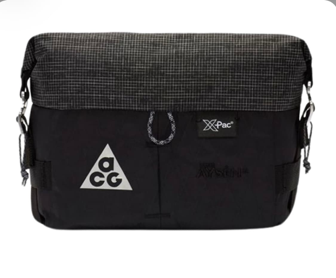 나이키 ACG 페니백 블랙 메탈릭 실버 상품이미지1