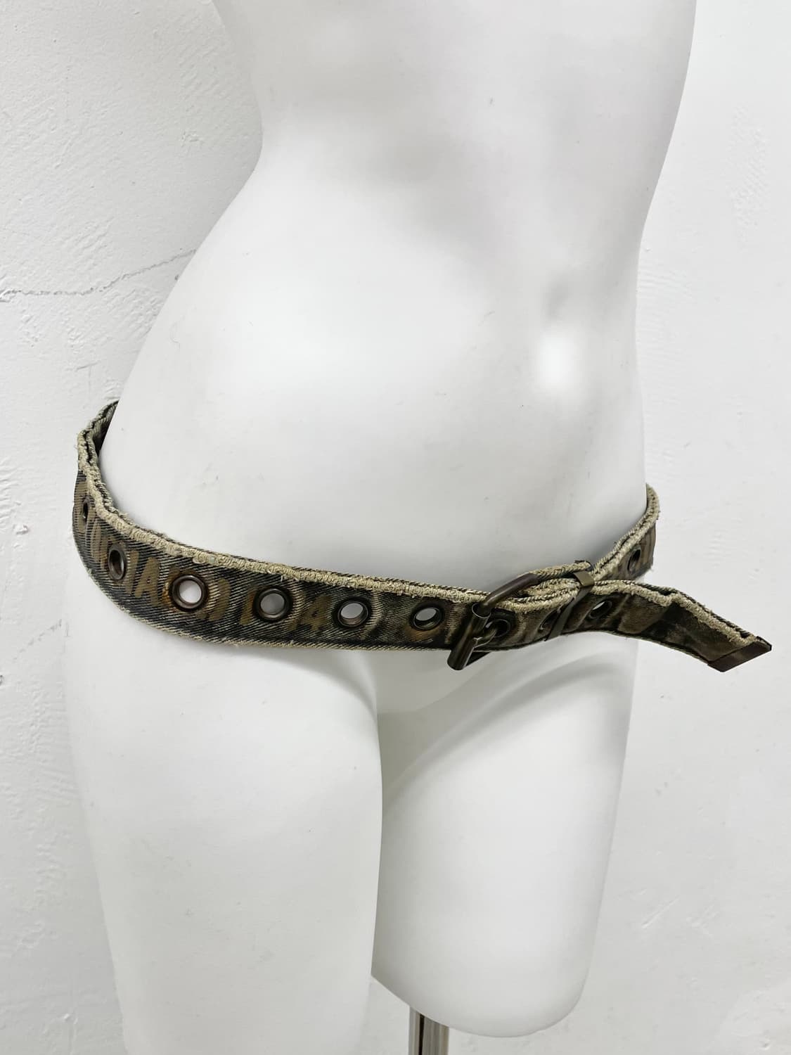 y2k 워싱 레터링 펀칭 버클 벨트 상품이미지5