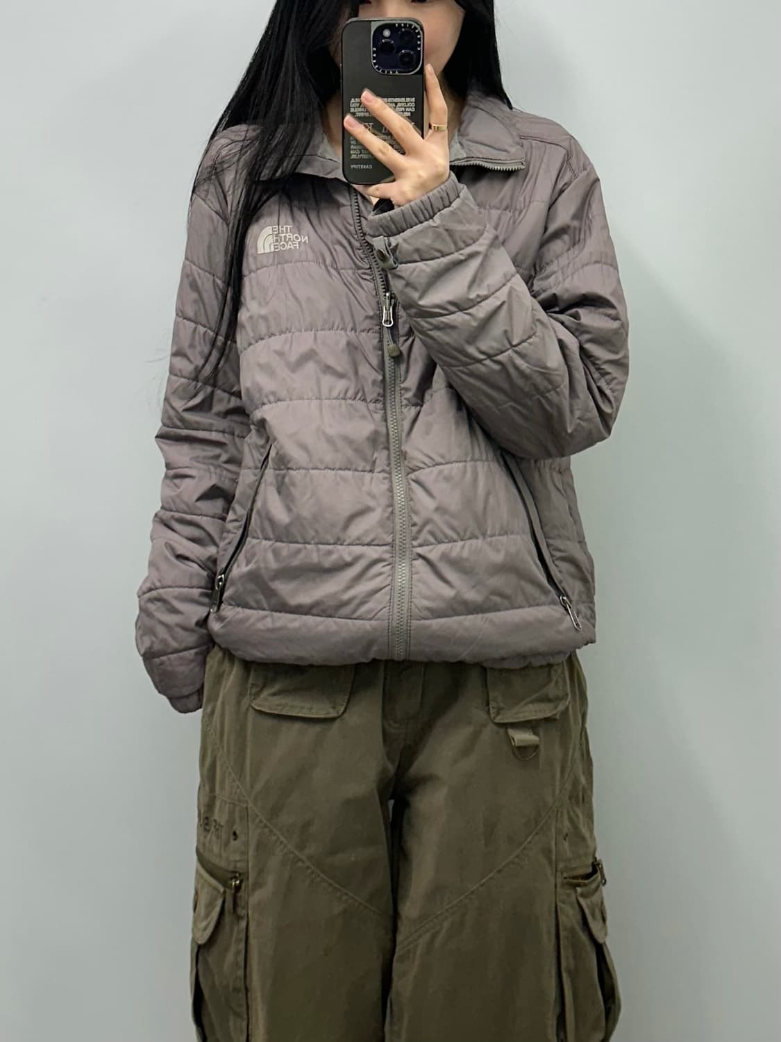 노스페이스 자수로고 스틸그레이 경량 패딩 상품이미지1