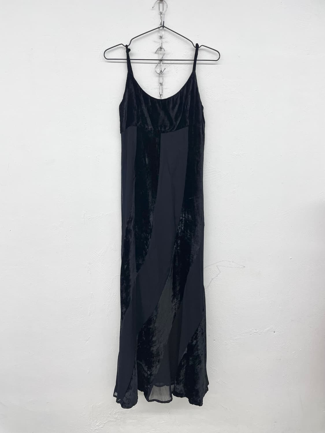 고딕 벨벳 드레이프 롱 원피스 상품이미지4