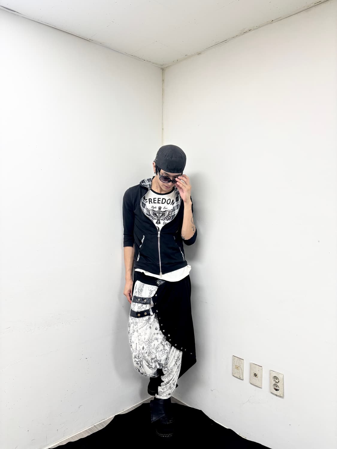 “Michel Klein” Minimal 2-way Check Hoode 상품이미지8