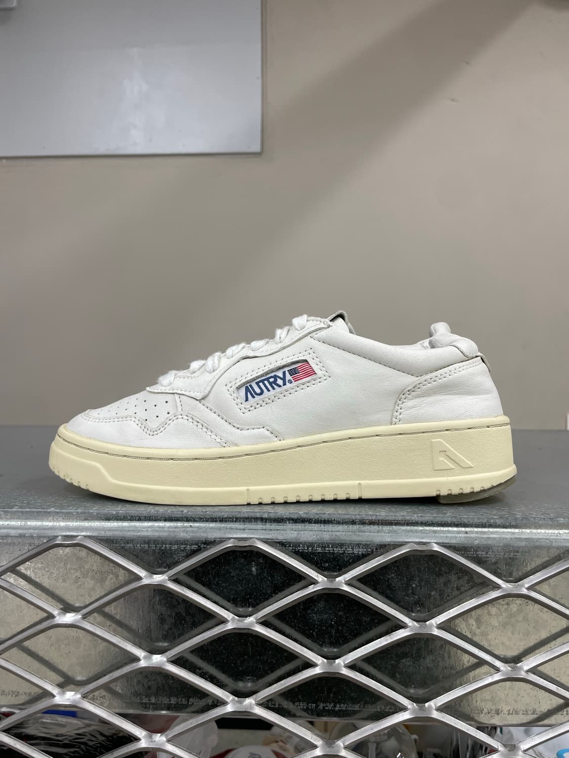 오트리 메달리스트 로우 화이트 36 상품이미지1