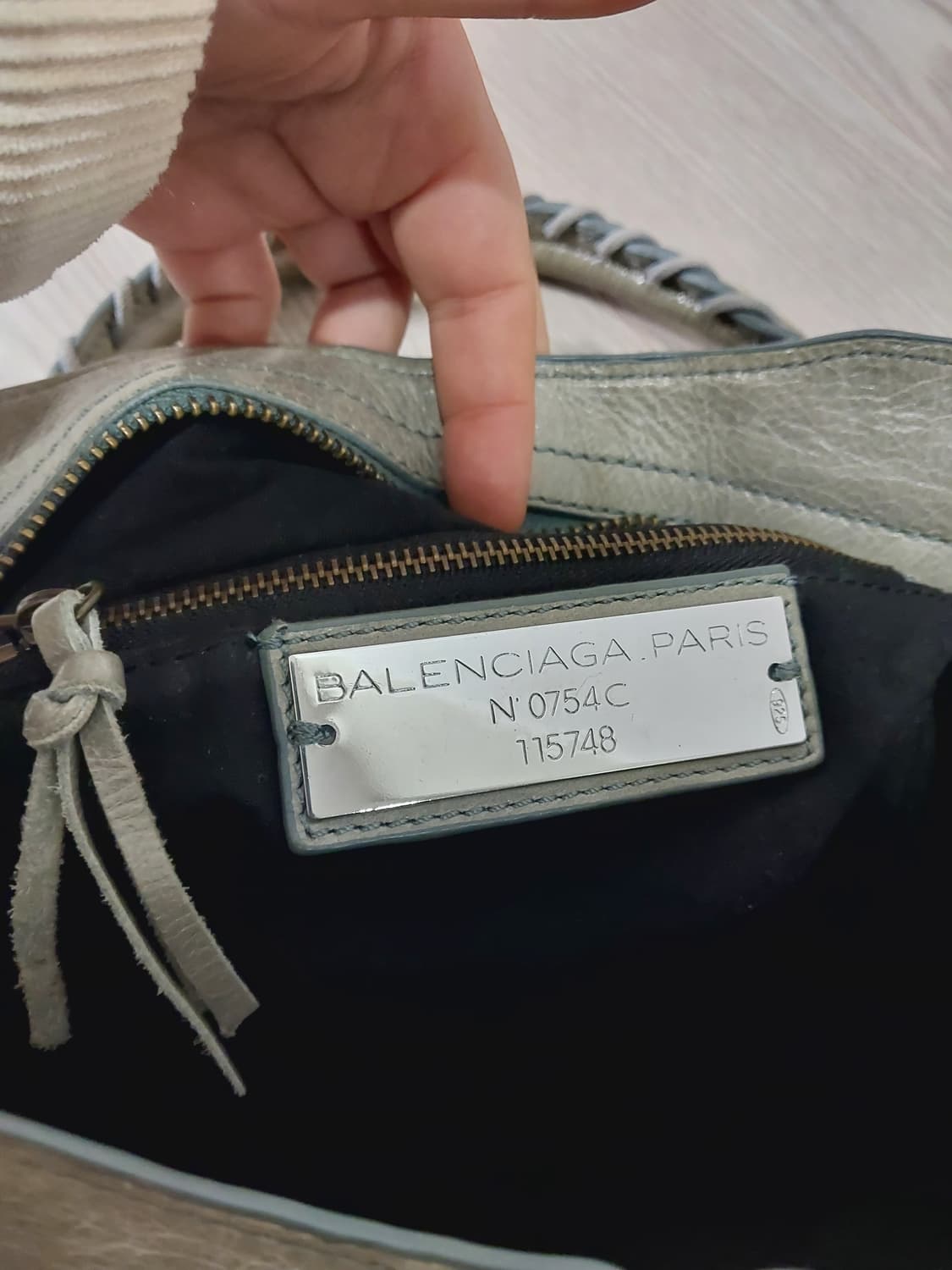 마지막가격 !! [정품] 발렌시아가 클래식 시티 모터백 (연그레이+민트) 상품이미지8