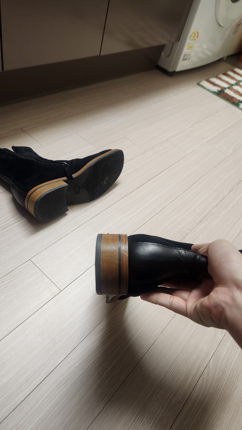 아워레가시 카미온 스웨이드 블랙 42 상품이미지4