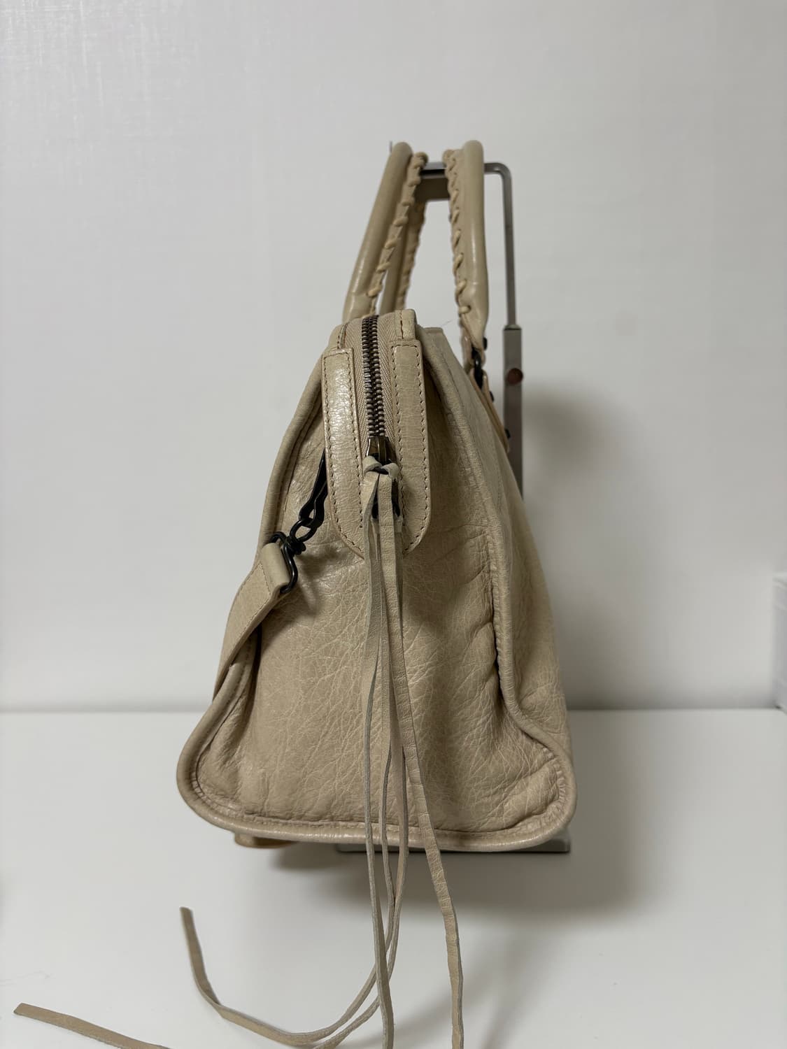 발렌시아가 자이언트 모터백 베이지 상품이미지3