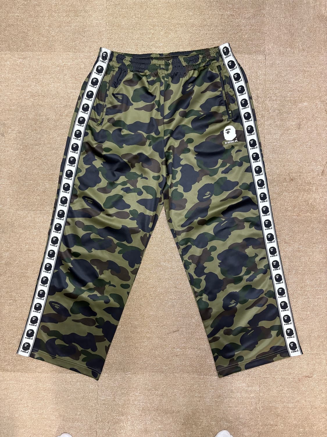 정품)베이프 1st 카모 루즈핏 트랙팬츠 L 상품이미지2