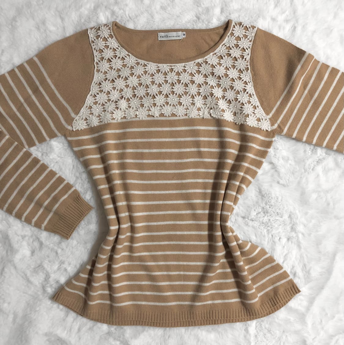 어스뮤직 레이스 스트라이프 니트 라떼갸루 갸루 핀터 모리걸 상품이미지1