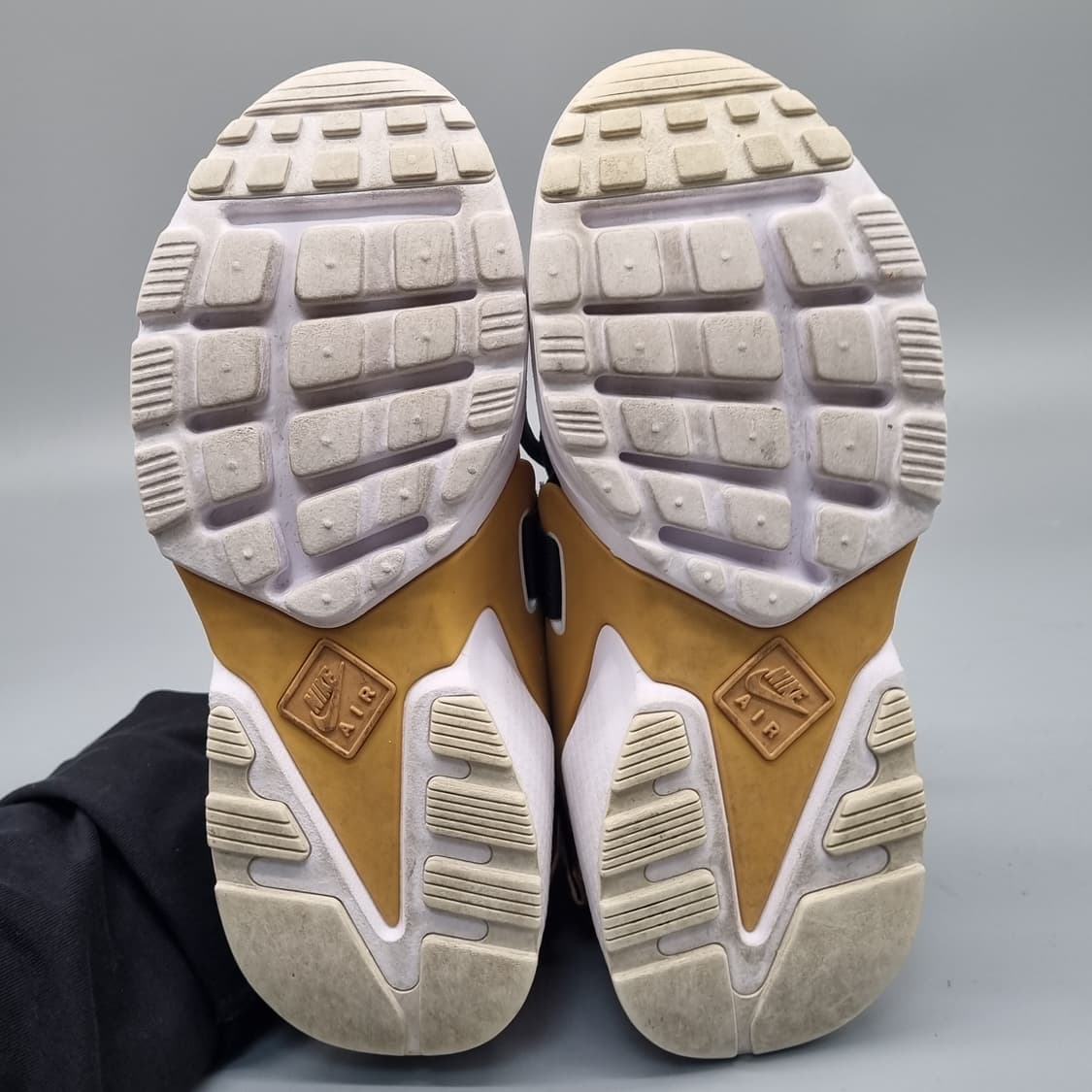 나이키 허라취 시티로우 운동화230 상품이미지3