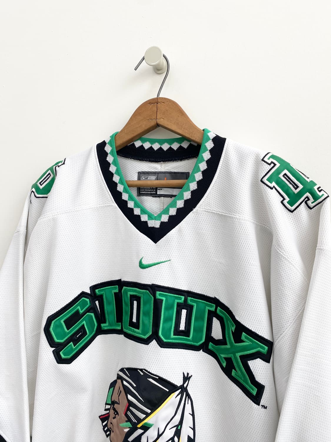 90-00’s 나이키 바우어 노스 다코타 수우족 하키 져지 상품이미지2