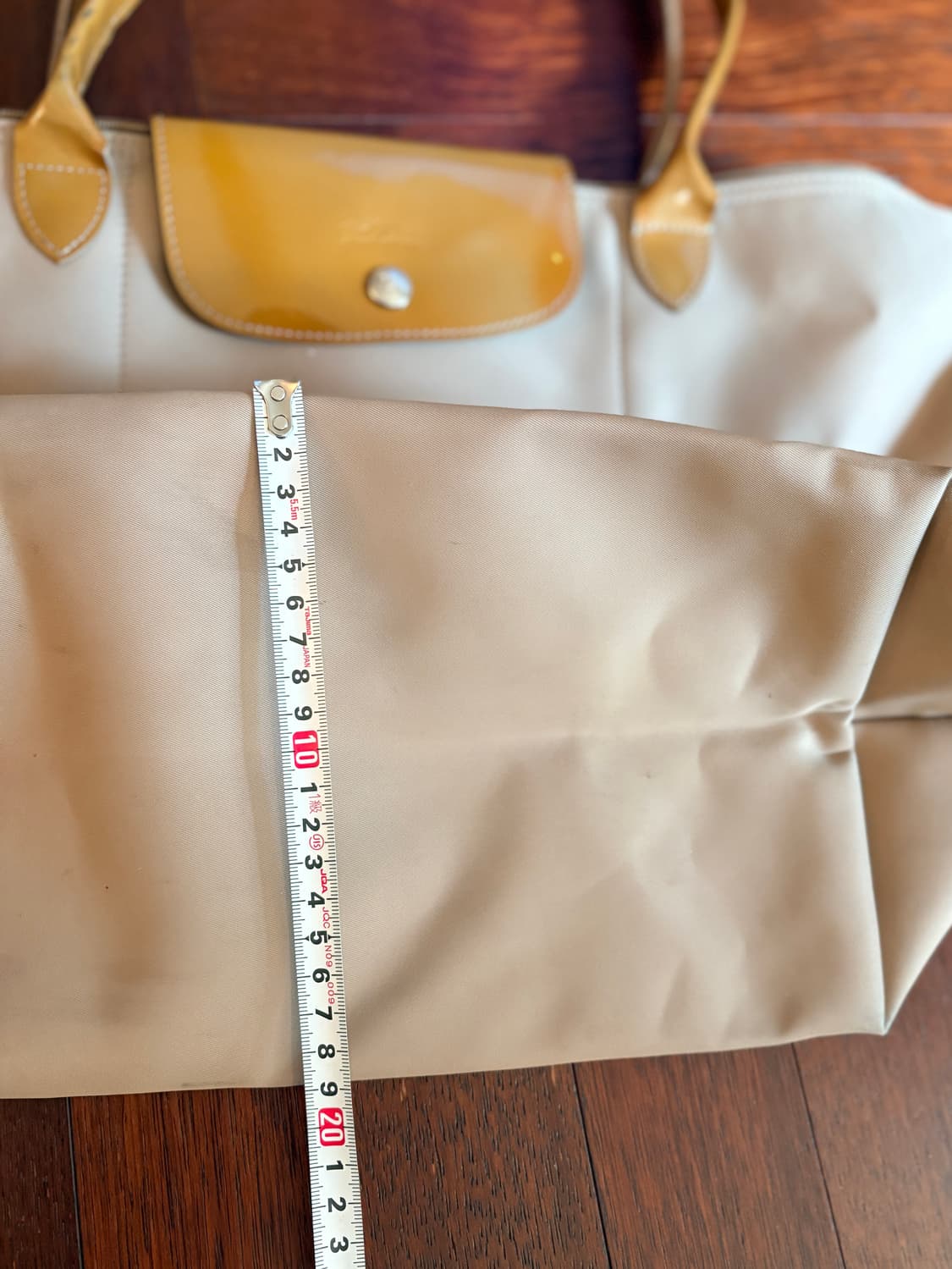 Longchamp 롱샴 베이지 에나멜 숄더백 상품이미지3