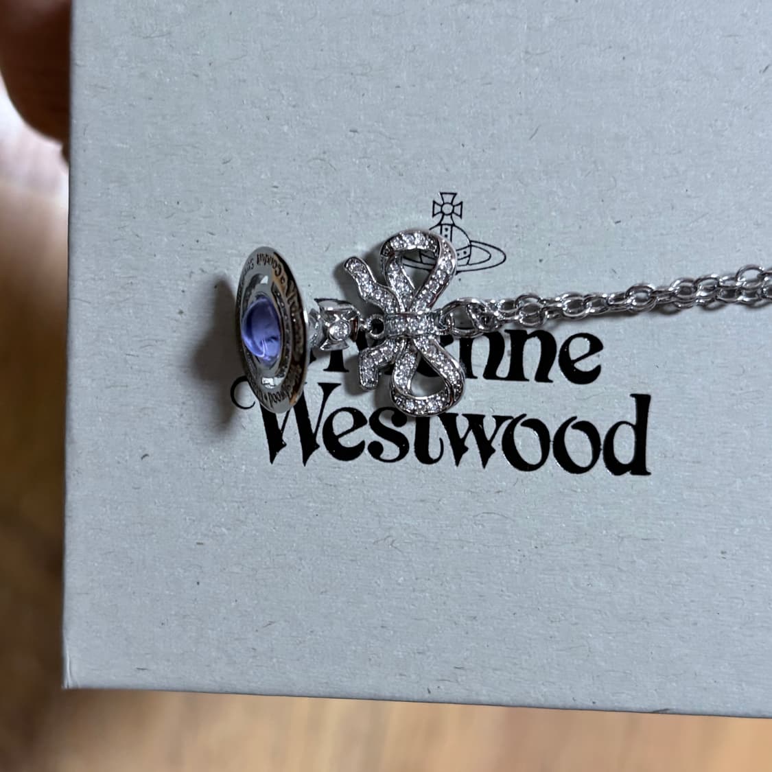 비비안웨스트우드 옥타비아 리본 오알비 목걸이 바이올렛  상품이미지5