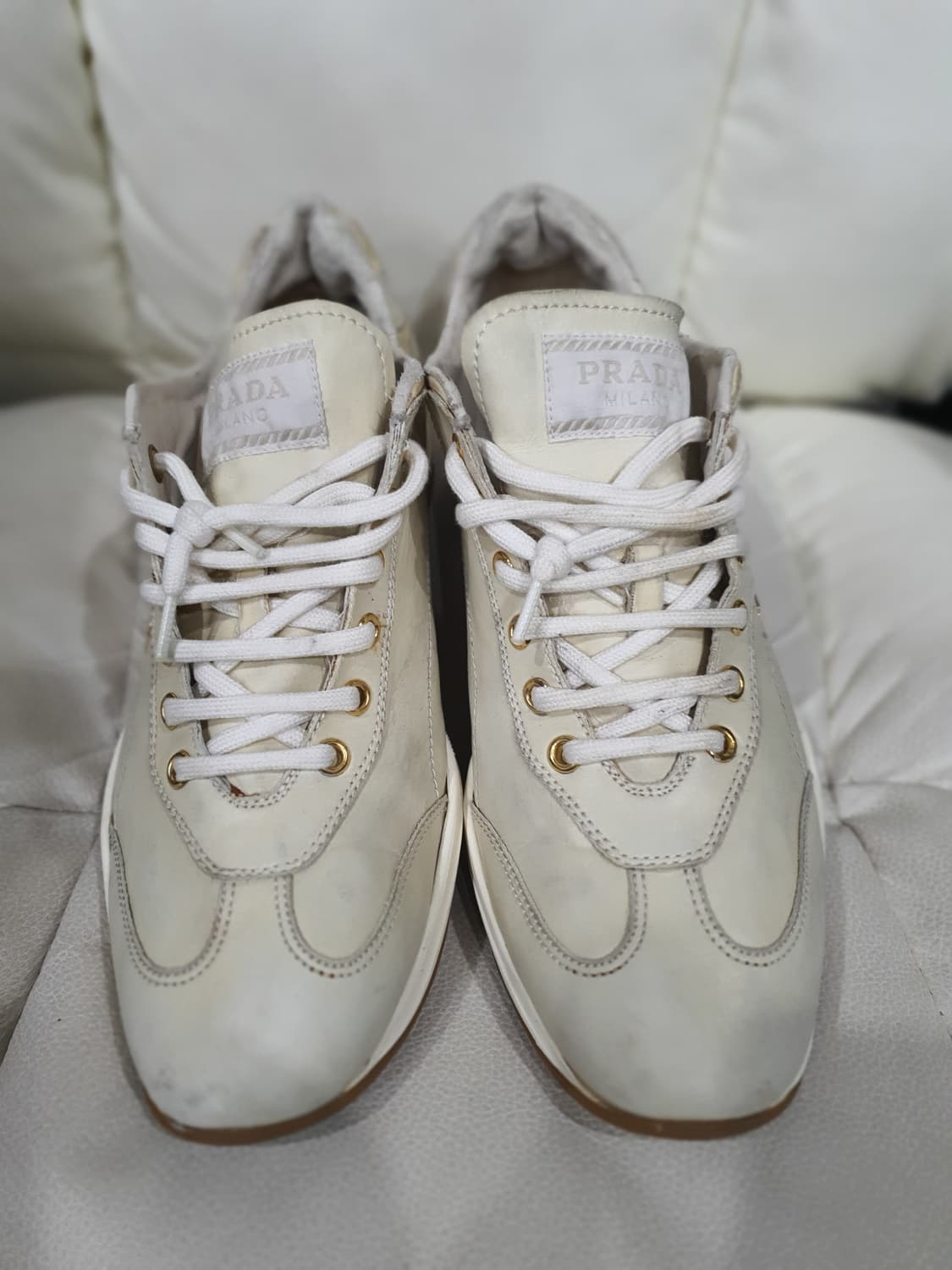 프라다 아이보리색 스니커즈  상품이미지1