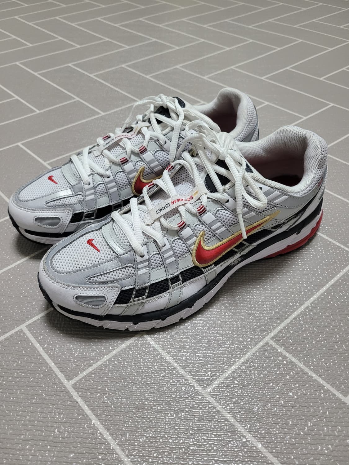 나이키 P-6000 메탈릭 실버 레드 280 상품이미지3