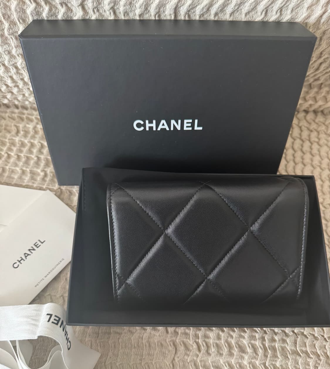 샤넬19 플랩 블랙 중지갑 미사용 새상품 상품이미지5