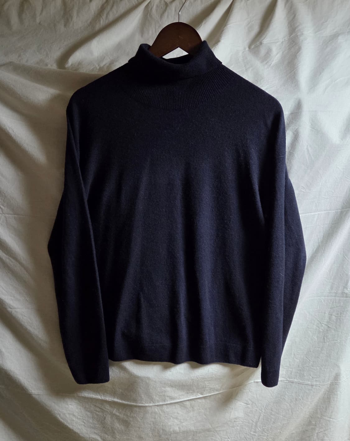 유니클로 캐시미어 100% 터틀넥 니트 네이비 XL 상품이미지1
