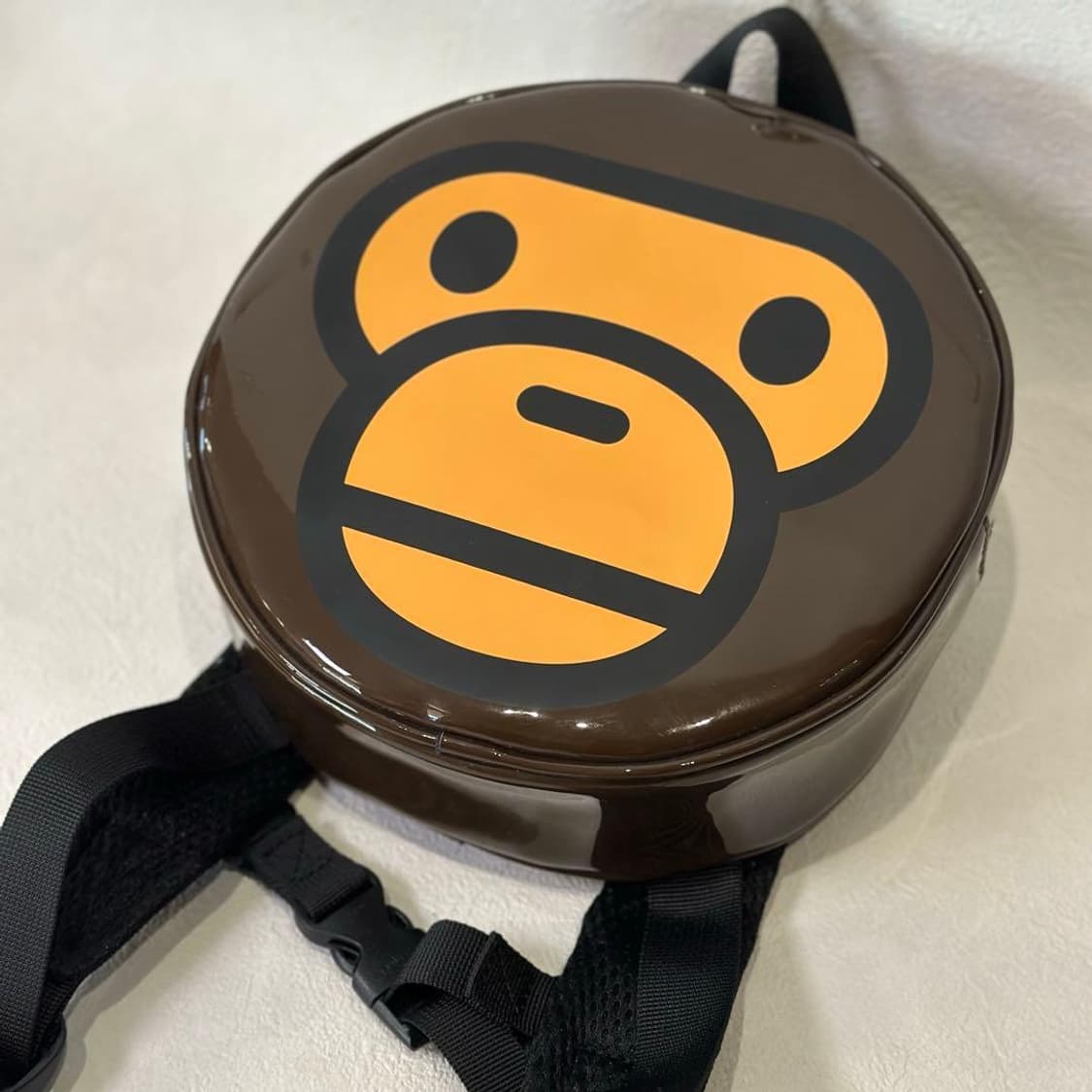 베이프 베이비 마일로 에나멜 백팩 상품이미지2